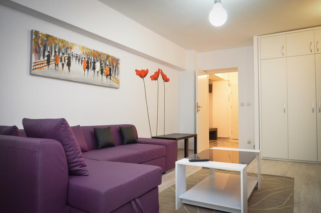 Dracula Adventure Tours Accommodation Bucarest Exterior foto