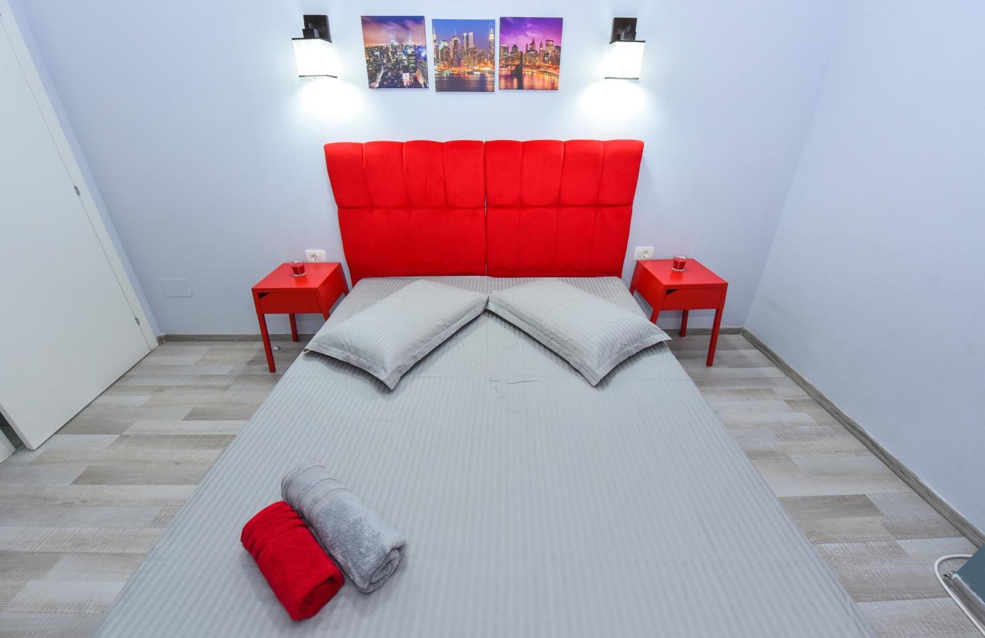 Dracula Adventure Tours Accommodation Bucarest Exterior foto