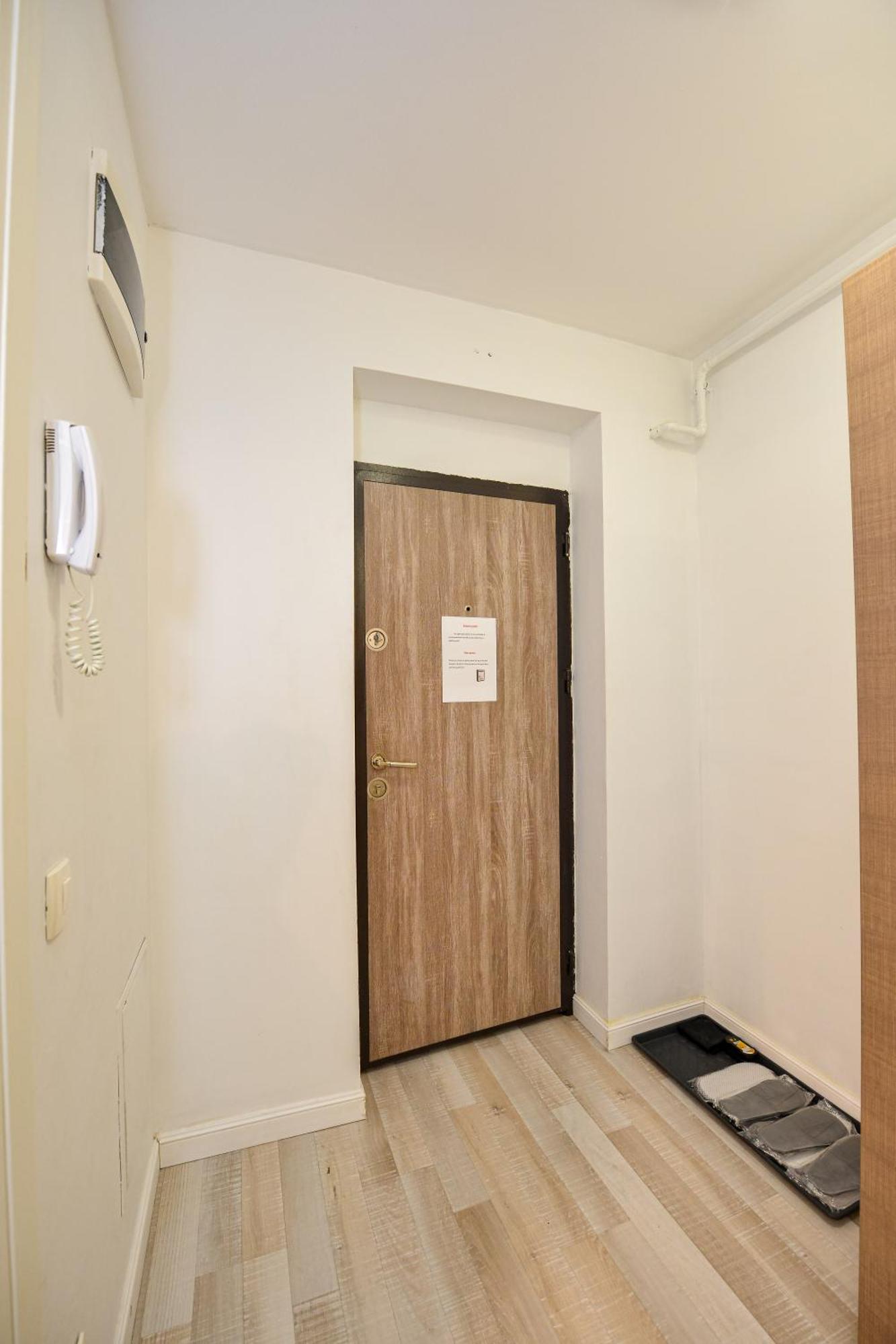 Dracula Adventure Tours Accommodation Bucarest Exterior foto