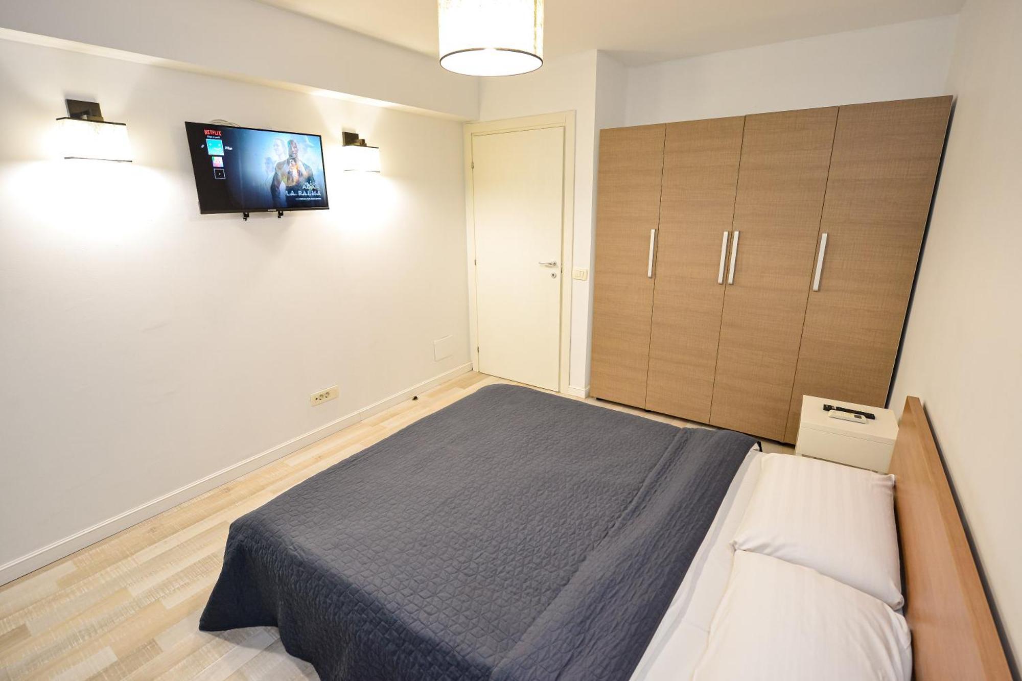 Dracula Adventure Tours Accommodation Bucarest Exterior foto
