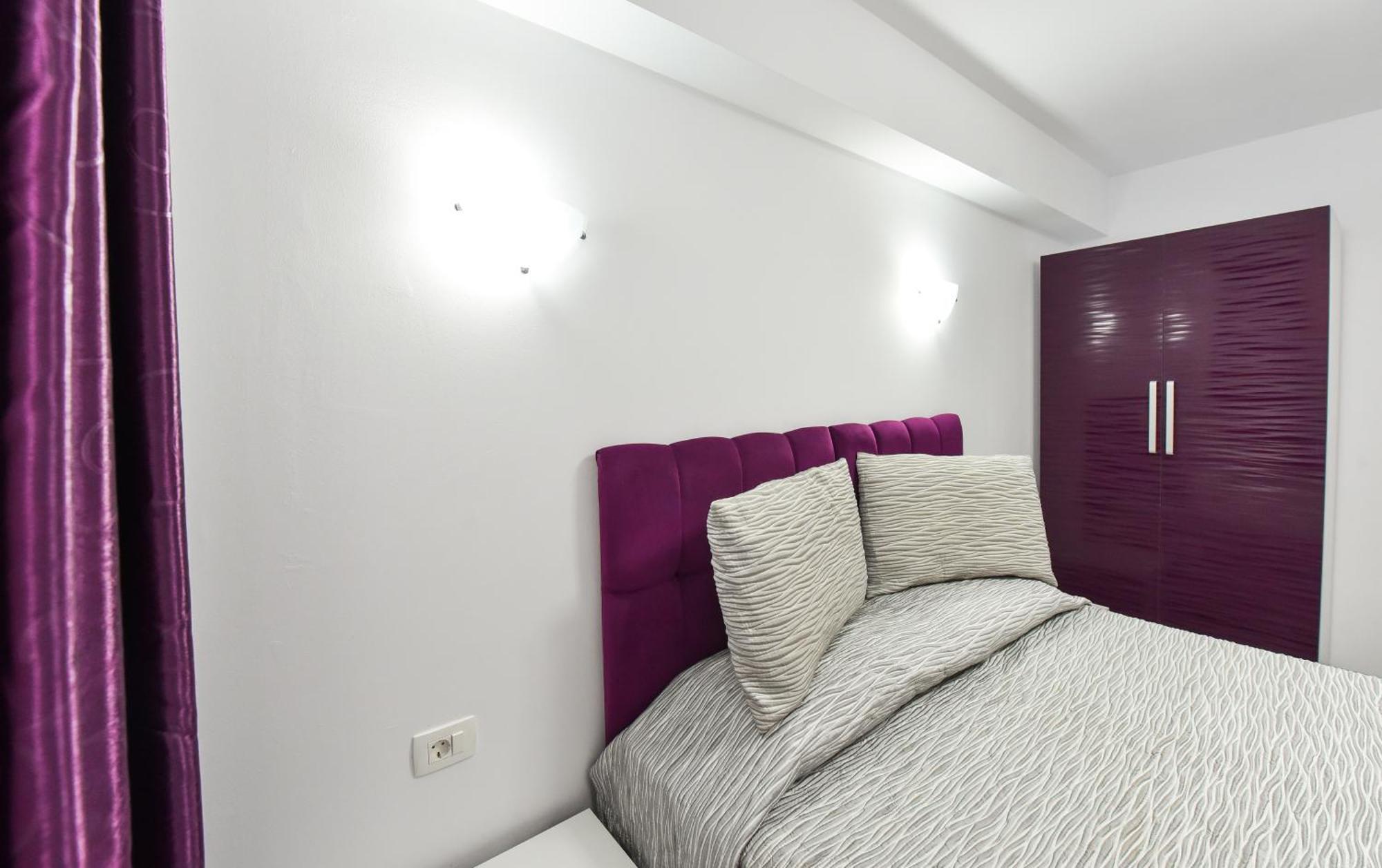 Dracula Adventure Tours Accommodation Bucarest Exterior foto